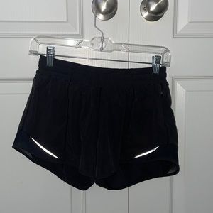 Lululemon Hotty Hot size 6 tall shorts in good condition!